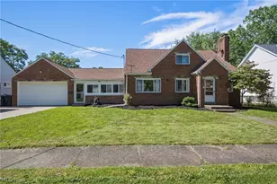 860 Meridian St, Akron, OH 44310 - Photo 1