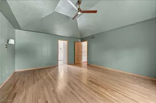 240 Greenview Dr, Aurora, OH 44202 - Photo 15