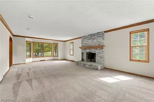 240 Greenview Dr, Aurora, OH 44202 - Photo 5