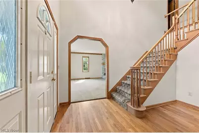 240 Greenview Drive, Aurora, OH 44202 - Photo 3