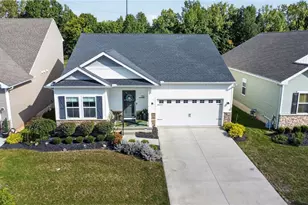752 Hampshire Ct, Amherst, OH 44001 - Photo 3