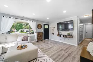 6665 Pinetree Dr, Mentor, OH 44060 - Photo 3