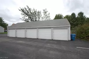 7488 Huntington Dr, Boardman, OH 44512 - Photo 3