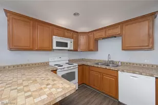 3744 Pelham Ln, Kent, OH 44240 - Photo 7