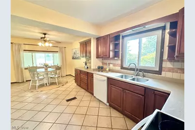 351 Perry Road, Tallmadge, OH 44278 - Photo 5