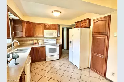 351 Perry Road, Tallmadge, OH 44278 - Photo 7