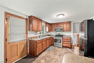 1598 Luanna Dr, Eastlake, OH 44095 - Photo 9