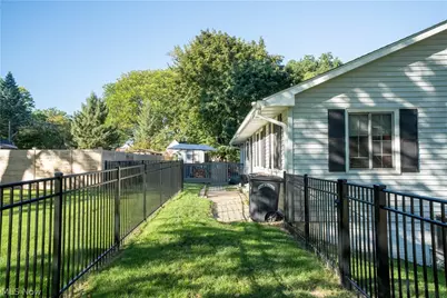 110 Berkshire Road, Elyria, OH 44035 - Photo 5