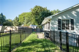 110 Berkshire Rd, Elyria, OH 44035 - Photo 5