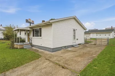 920 Clinton Avenue SW, Canton, OH 44706 - Photo 3