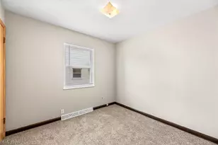 1770 Tanglewood Dr, Akron, OH 44313 - Photo 13