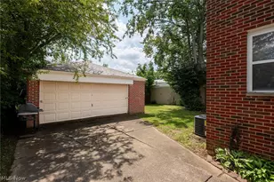 1770 Tanglewood Dr, Akron, OH 44313 - Photo 21