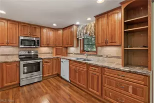 4502 Broadway Ave NE, Louisville, OH 44641 - Photo 15