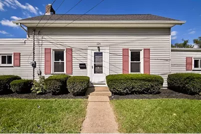 126 Lake Avenue NE, Massillon, OH 44646 - Photo 1
