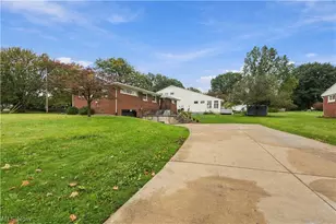 1423 Forrest Dr, Barberton, OH 44203 - Photo 7