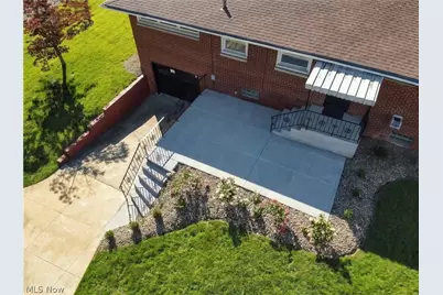 1423 Forrest Drive, Barberton, OH 44203 - Photo 5