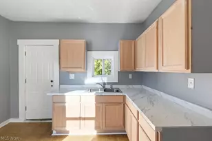 290-292 E South St, Akron, OH 44311 - Photo 11
