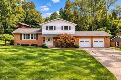 802 Deerfield Lane NE, Massillon, OH 44646 - Photo 1