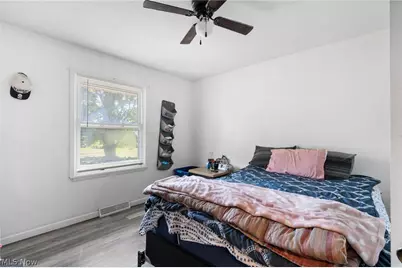 2901 Richmond Avenue NE, Canton, OH 44705 - Photo 9
