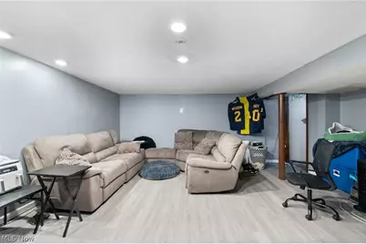 2901 Richmond Avenue NE, Canton, OH 44705 - Photo 17