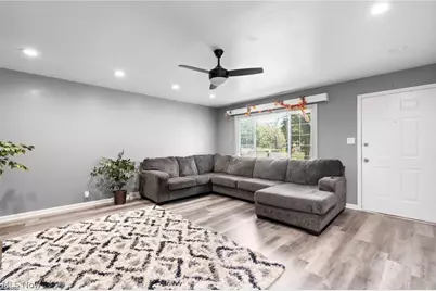 2901 Richmond Avenue NE, Canton, OH 44705 - Photo 5
