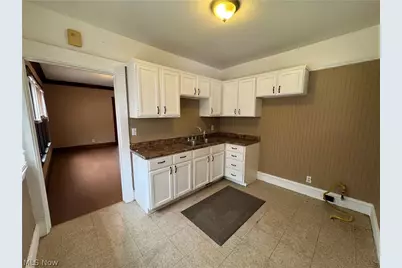 1379 W 95th Street, Loveland, OH 44102 - Photo 13