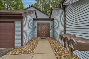 221 Talsman Dr, Canfield, OH 44406 - Photo 3