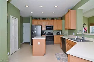 2752 Pinegate Dr, Norton, OH 44203 - Photo 13