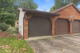 1818 Harbour Cir NW, Canton, OH 44708 - Photo 33