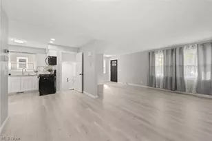 1058 W 29th St, Lorain, OH 44052 - Photo 5