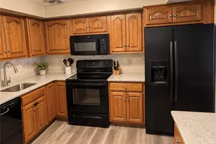 621 Tollis Pkwy, Grandview Heights, OH 44147 - Photo 5