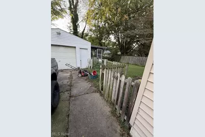 788 Valdes Avenue, Akron, OH 44320 - Photo 5