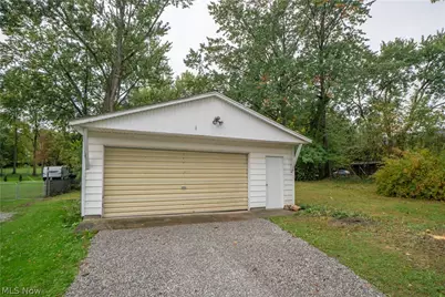 2325 Eastlawn Avenue, Akron, OH 44305 - Photo 27