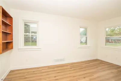 2325 Eastlawn Avenue, Akron, OH 44305 - Photo 5