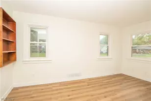 2325 Eastlawn Ave, Akron, OH 44305 - Photo 5