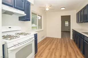 2325 Eastlawn Ave, Akron, OH 44305 - Photo 11