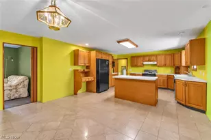 8935 Oberlin Rd, Elyria, OH 44035 - Photo 7