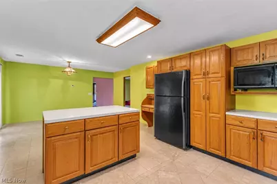 8935 Oberlin Road, Elyria, OH 44035 - Photo 9