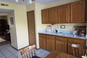 736 Tollis Pkwy, Grandview Heights, OH 44147 - Photo 7