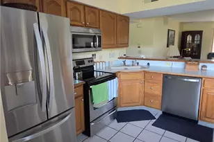 736 Tollis Pkwy, Grandview Heights, OH 44147 - Photo 9
