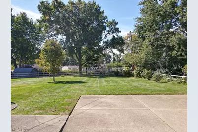 410 Chapple Hill Drive NE, North Canton, OH 44720 - Photo 29