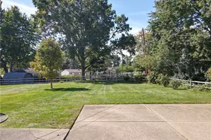 410 Chapple Hill Dr NE, North Canton, OH 44720 - Photo 29