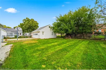 259 E 324th Street, Willowick, OH 44095 - Photo 7