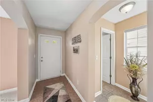 7680 Woodpath Dr, Hudson, OH 44236 - Photo 5