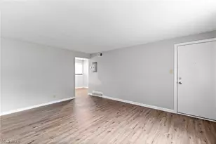 3293 7th St, Cuyahoga Falls, OH 44221 - Photo 5