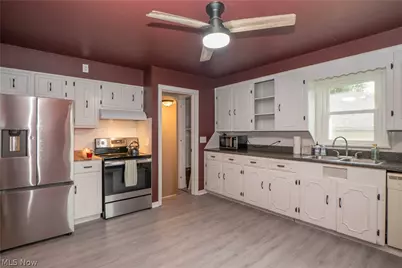 3809 Frazer Avenue NW, Canton, OH 44709 - Photo 9