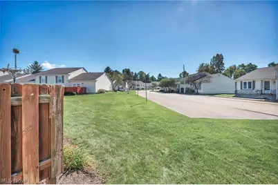 5236 Creekside Boulevard #F22, Brunswick, OH 44212 - Photo 25