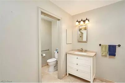 910 Wellsley Lane, Akron, OH 44313 - Photo 7