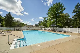 910 Wellsley Ln, Akron, OH 44313 - Photo 13
