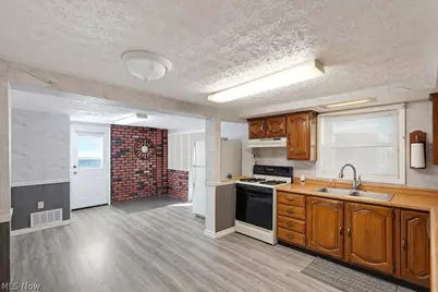 2456 Delaware Avenue, Akron, OH 44312 - Photo 9